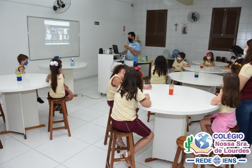 Leia mais sobre o artigo Aulas no laboratório de exatas